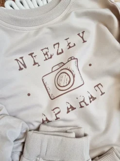 Beżowy komplet dresowy niezły aparat bluza + spodnie