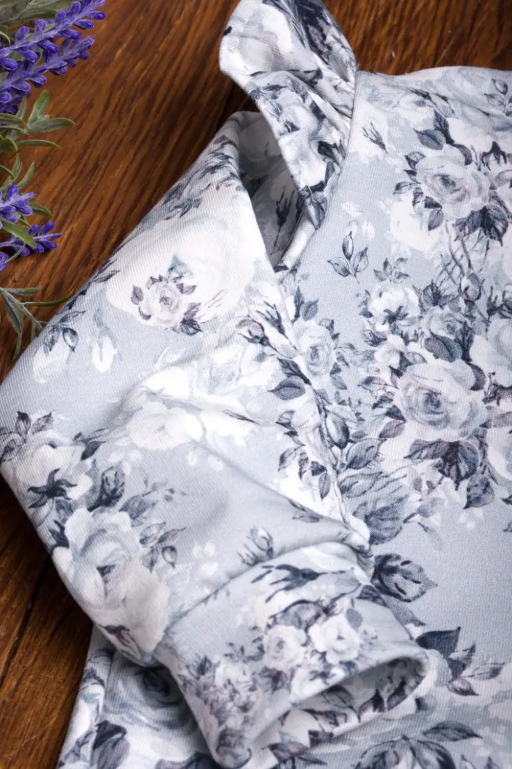 Bluza z falbankami przy rękawach niebieskie róże