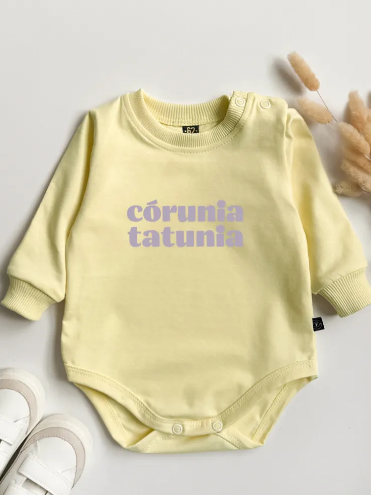 Body niemowlęce z liliowym nadrukiem córunia tatunia
