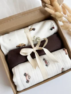 Box prezentowy dla niemowlaka vintage auta 4 el.