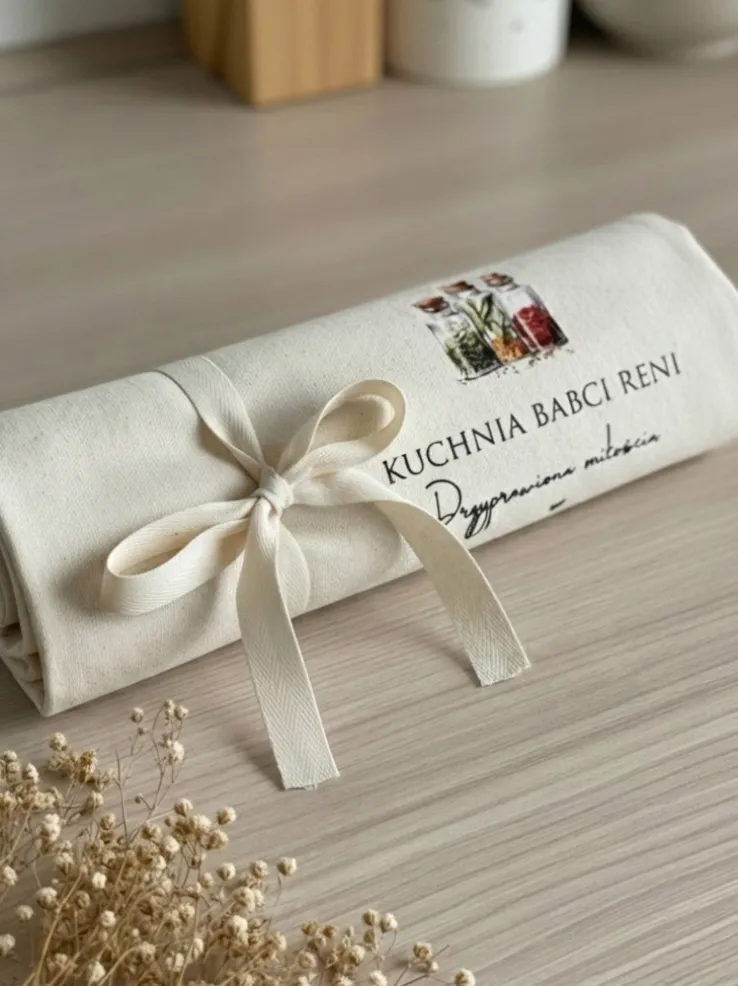 Ściereczka kuchenna z nadrukiem kuchnia przyprawiona miłością