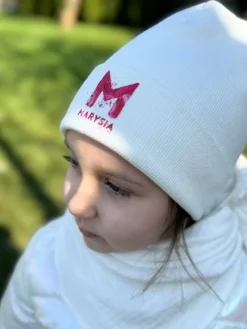 Czapka dla dziecka kolorowy inicjał + komin
