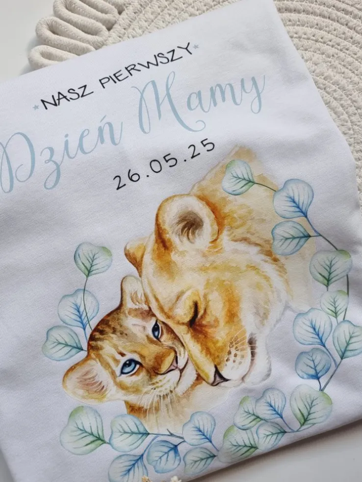 Damska koszulka z nadrukiem lwów na pierwszy Dzień Mamy