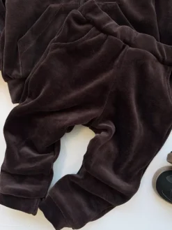 Dres welurowy dziecięcy brązowy