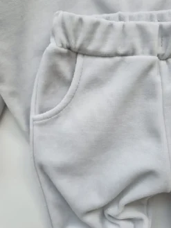 Dres welurowy dziecięcy jasnoszary bluza + spodnie