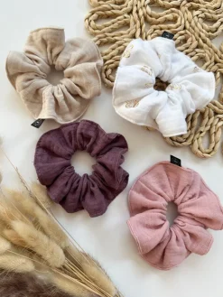 Gumka scrunchie do włosów muślinowa złote motylki