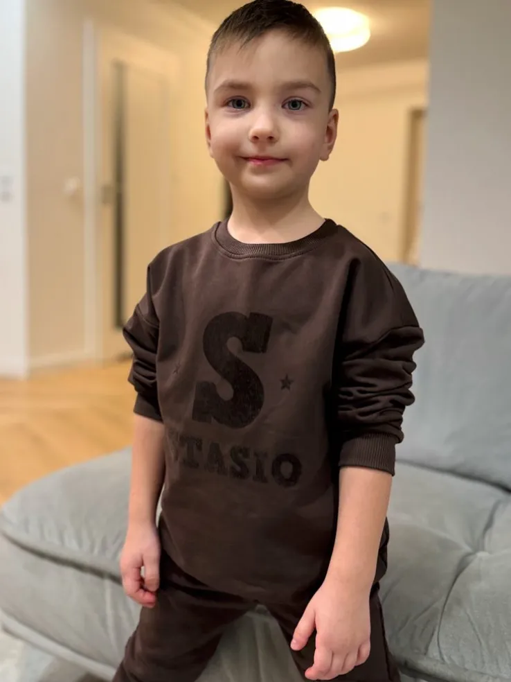 Komplet dla dziecka inicjał z gwiazdkami (bluza + spodnie)