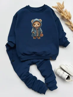 Komplet dla dziecka miś w niebieskim płaszczu (bluza + spodnie)