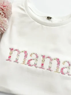 Koszulka damska ecru z kolorowym haftem mama