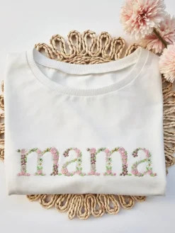 Koszulka damska ecru z kolorowym haftem mama
