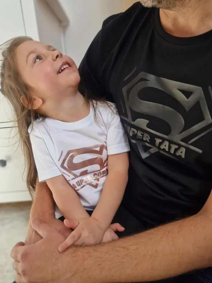 Koszulka męska z czarnym nadrukiem super tata