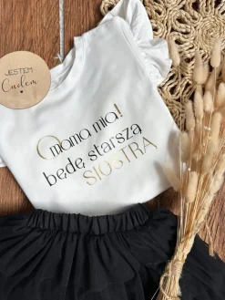 Koszulka z falbankami przy rękawach o mama mia!