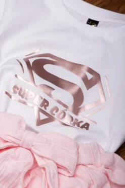 Koszulka z nadrukiem super córka