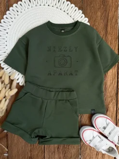 Oliwkowy komplet dresowy Niezły Aparat (koszulka + szorty)