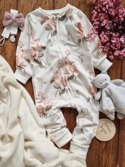Pajac dla niemowlaka na suwak delikatne kwiaty
