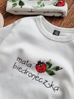 Pajac niemowlęcy mała biedroneczka