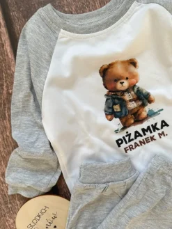 Piżama dziecięca z nadrukiem misia z imieniem
