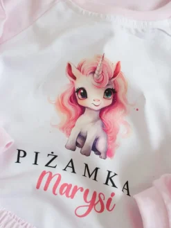 Piżama dziecięca z nadrukiem różowego jednorożca