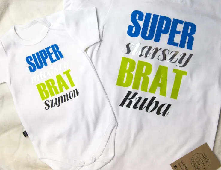 Super młodszy/a brat/siostra