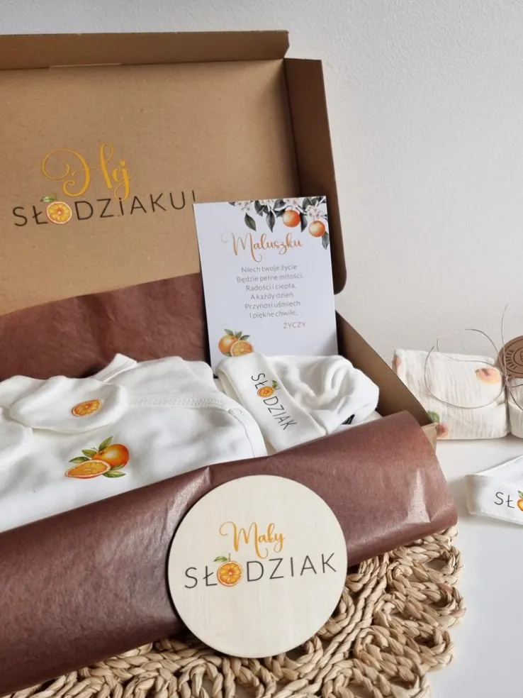 Zestaw wyprawkowy dla niemowlaka 10 el. pomarańcze